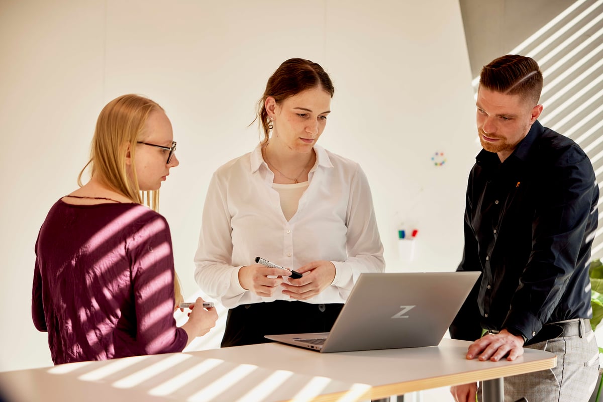 Team netgo bei Besprechung