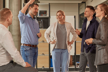 netgo tax Mitarbeitende bei einer Besprechung