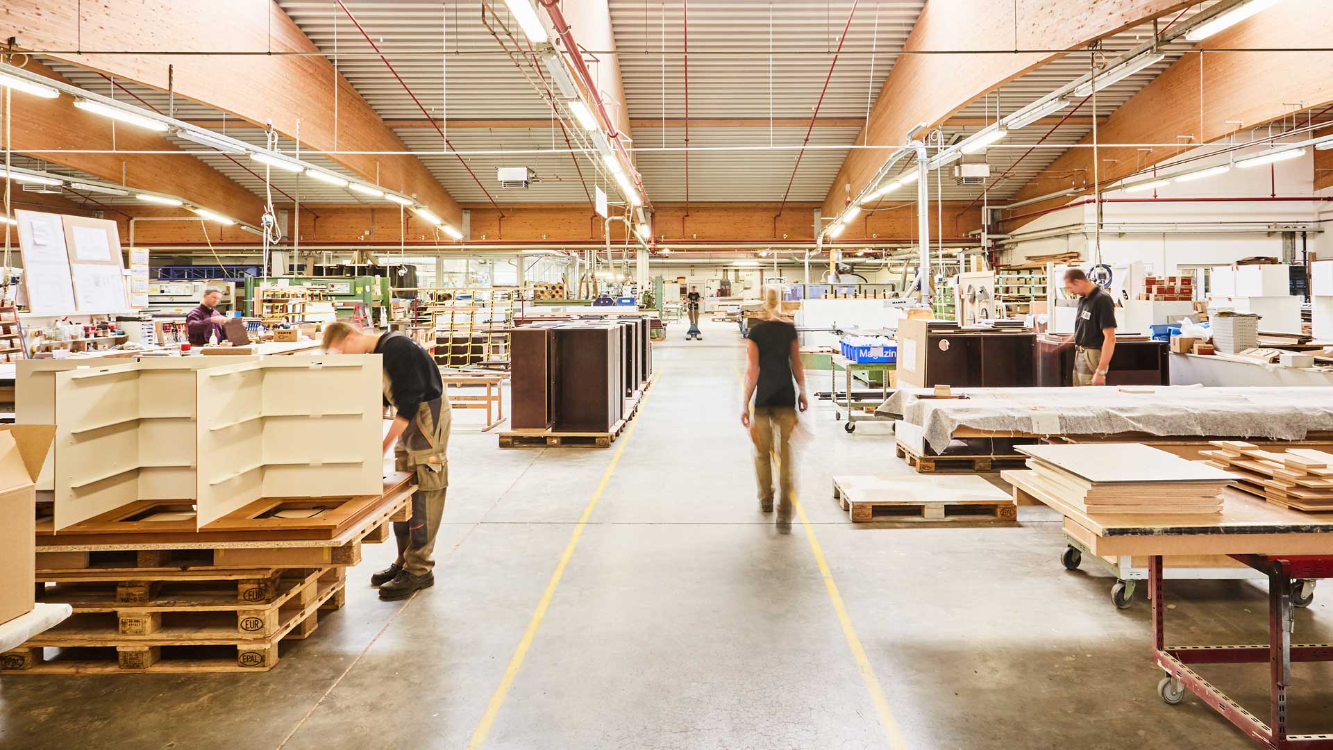 Hoffmann Interior: Vom Papierarchiv zum zentralen Informationssystem 